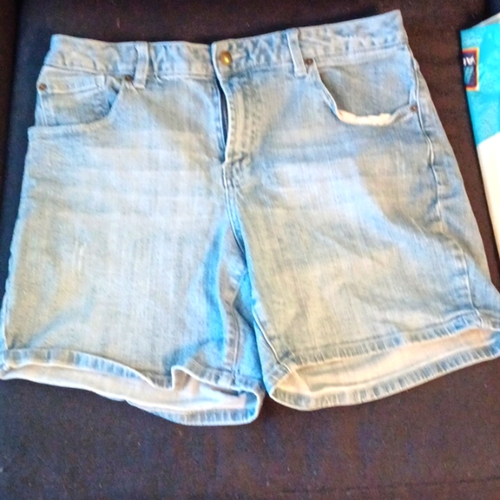 VENEZIA (SIZE:14) DENIM BLUE ABOUT THIS IDEM SHORTS